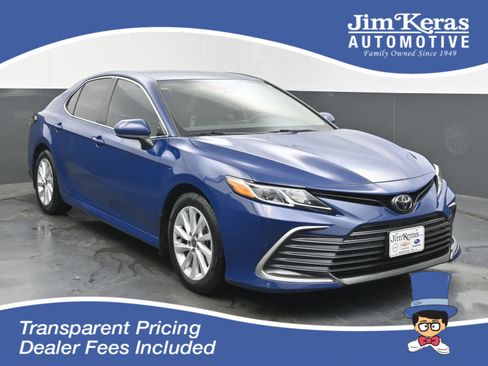 Used 2023 Toyota Camry LE FWD image 1