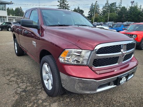 Used 2024 RAM 1500 Classic SLT image 3