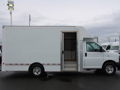 Used 2023 Chevrolet Express 3500 w/ Power Convenience Package image 15