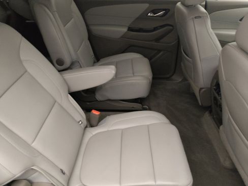Used 2018 Chevrolet Traverse Premier w/ Driver Confidence II Package FWD image 19