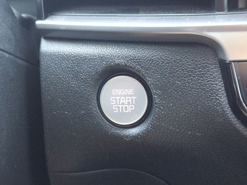 Used 2025 Kia Sorento S w/ Panoramic Sunroof Package FWD image 21