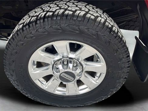 Used 2022 Ford F350 Platinum w/ FX4 Off-Road Package image 39