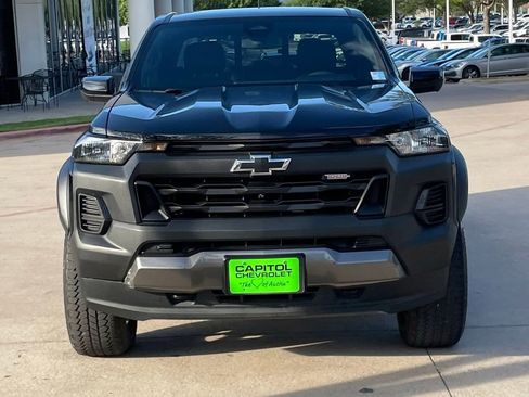Used 2023 Chevrolet Colorado Trail Boss w/ Technology Package AWD/4WD image 7