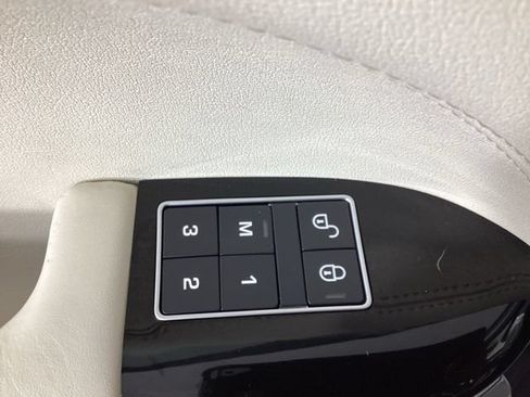 Used 2017 Land Rover Range Rover Sport HSE AWD/4WD image 17