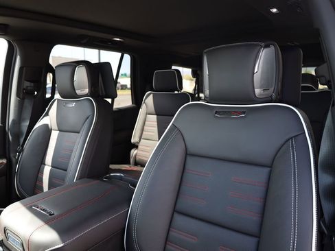 New 2026 GMC Yukon AT4 Ultimate AWD/4WD image 18