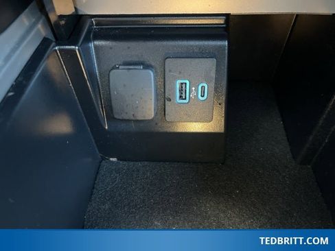 Certified 2022 Ford Explorer Platinum w/ Equipment Group 601A image 36