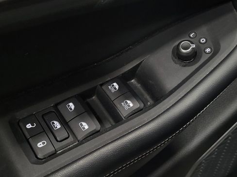 Used 2022 Jeep Grand Cherokee L Limited AWD/4WD image 27