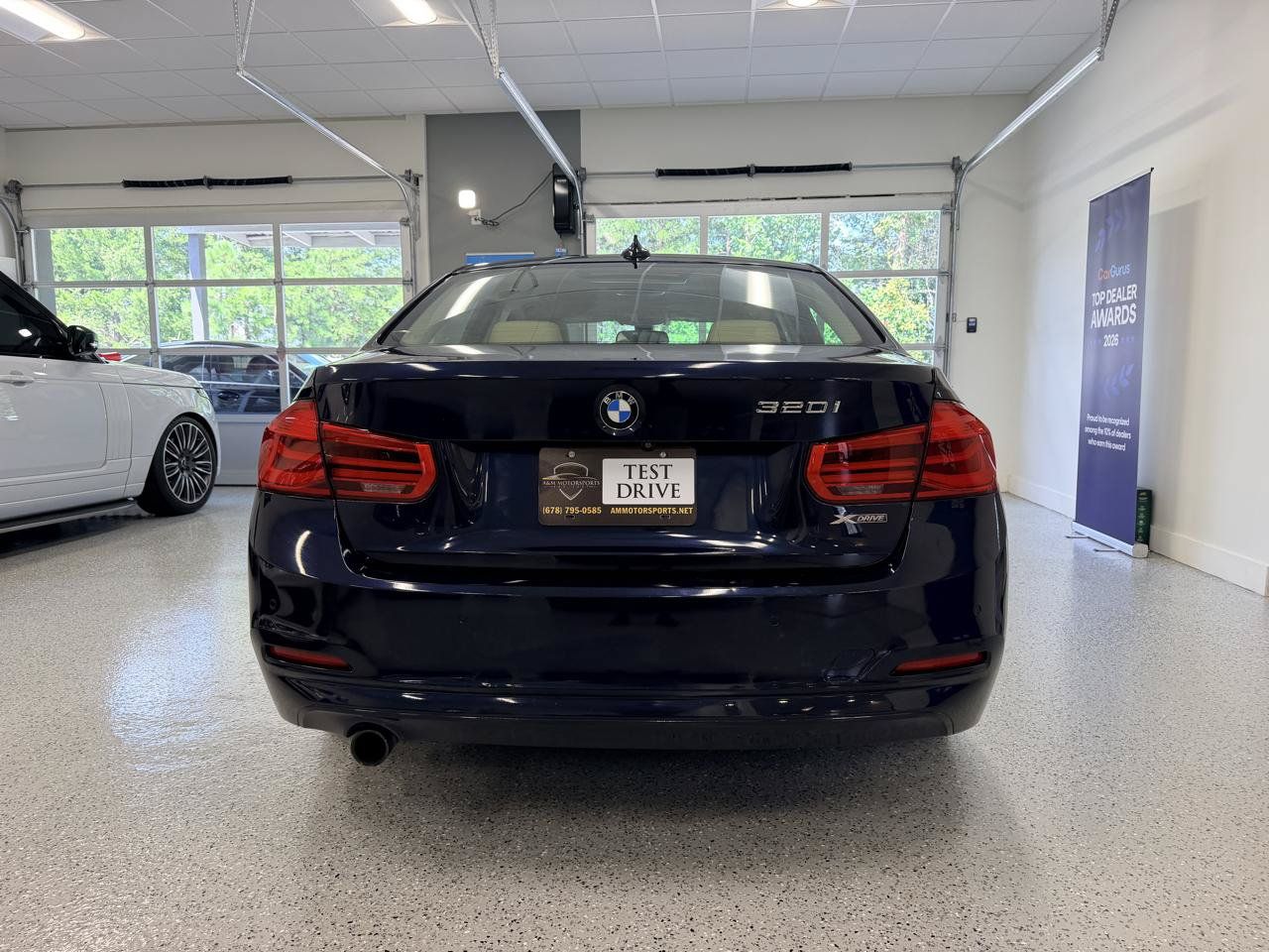 Used 2016 BMW 320i xDrive Sedan AWD/4WD image 6