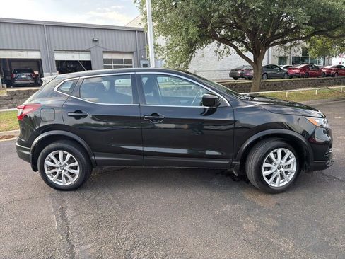 Used 2020 Nissan Rogue Sport S w/ Appearance Package image 2