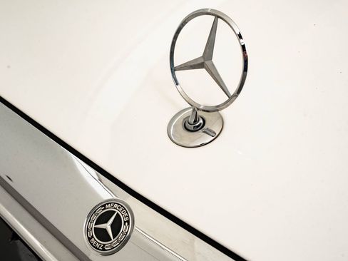 Used 2018 Mercedes-Benz E 400 4MATIC Wagon image 17