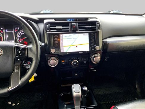 Used 2020 Toyota 4Runner TRD Off-Road AWD/4WD image 7