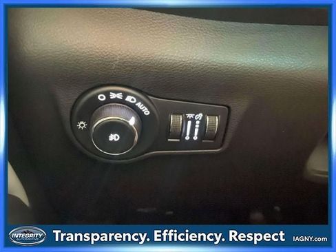 Used 2023 Jeep Compass Limited w/ Elite Group AWD/4WD image 20