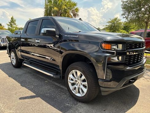Used 2021 Chevrolet Silverado 1500 Custom RWD image 2