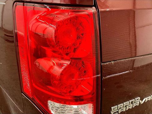 Used 2017 Dodge Grand Caravan SE w/ Power Window Group image 30