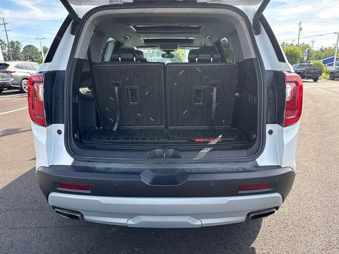 Used 2023 GMC Acadia SLT w/ Preferred Package AWD/4WD image 4