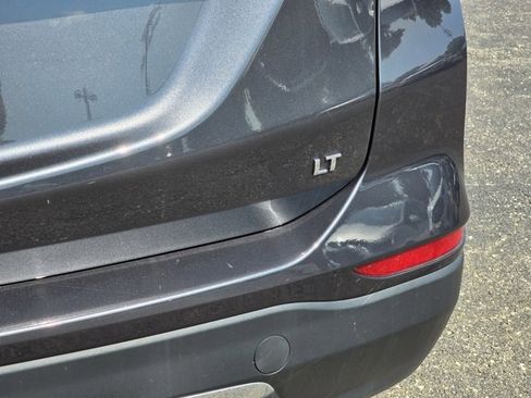 Used 2023 Chevrolet Equinox LT image 11