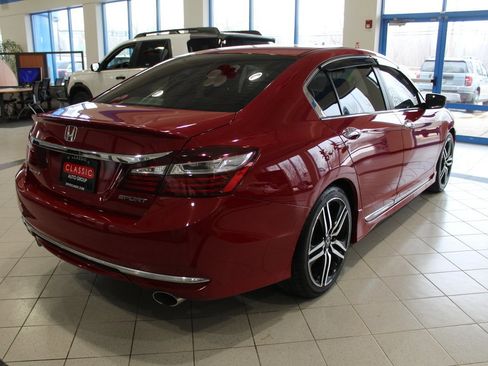Used 2017 Honda Accord Sport image 5