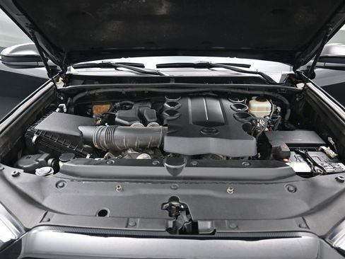 Used 2017 Toyota 4Runner TRD Off-Road image 34