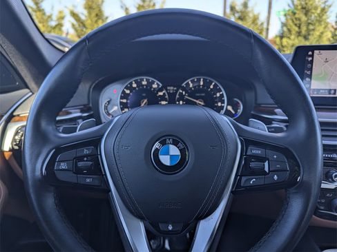 Used 2019 BMW 530i xDrive w/ Convenience Package image 23