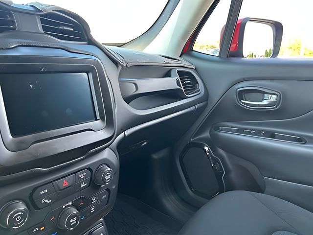 Used 2018 Jeep Renegade Altitude w/ Advanced Technology Group AWD/4WD image 31