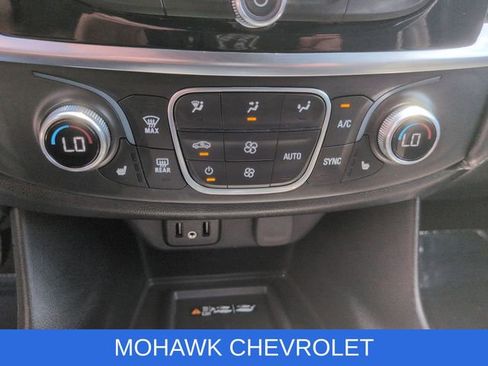 Used 2024 Chevrolet Traverse LT AWD/4WD image 19