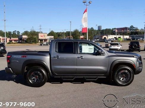 New 2026 Nissan Frontier PRO-4X w/ Pro-4x Convenience Package image 4