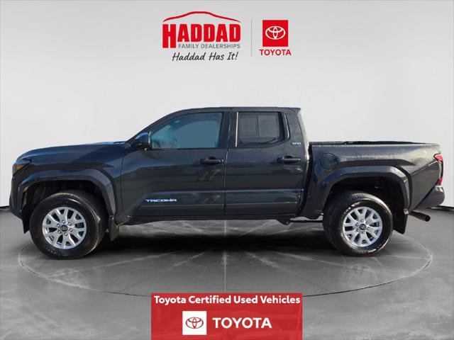 Certified 2025 Toyota Tacoma SR5 w/ SR5 Upgrade Package AWD/4WD image 2