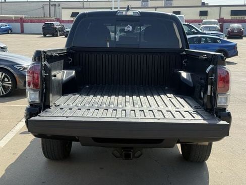 Used 2022 Toyota Tacoma TRD Sport w/ Technology Package AWD/4WD image 31