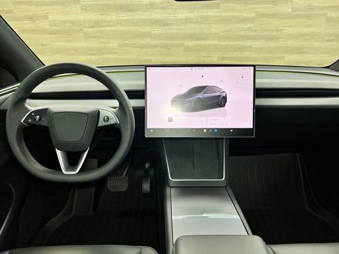 Used 2026 Tesla Model Y 2WD image 2