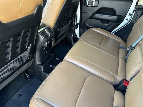 Used 2022 Jeep Wrangler Unlimited Rubicon 4xe image 9