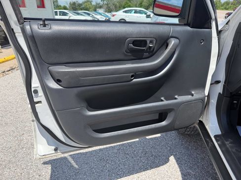 Used 2001 Honda CR-V LX image 21