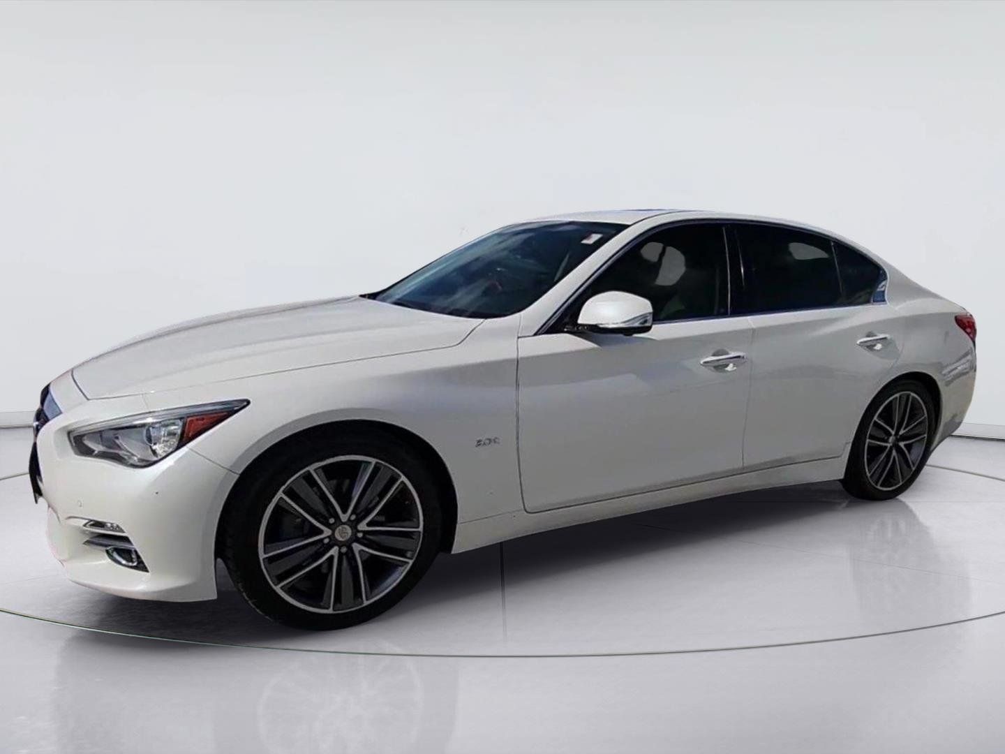 Used 2016 INFINITI Q50 3.0t Premium w/ Driver Assistance Package RWD image 4