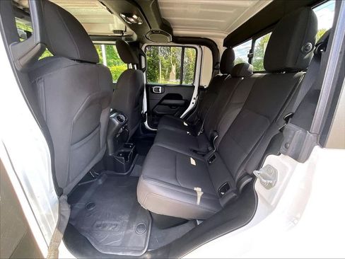 Used 2022 Jeep Gladiator Overland AWD/4WD image 15