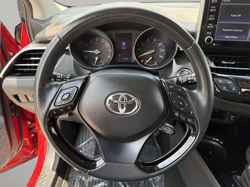 Used 2020 Toyota C-HR Limited FWD image 28