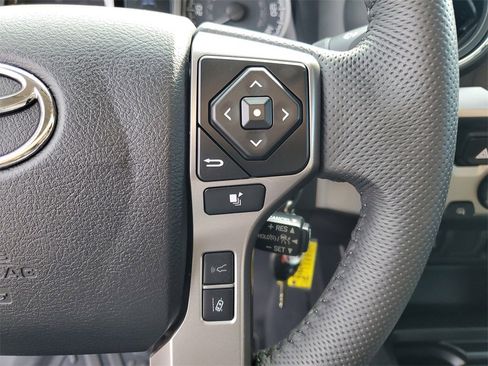 Used 2022 Toyota Tacoma SR5 image 12