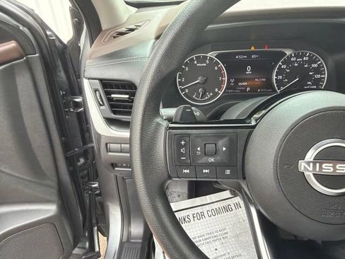 Used 2023 Nissan Rogue SV FWD image 16