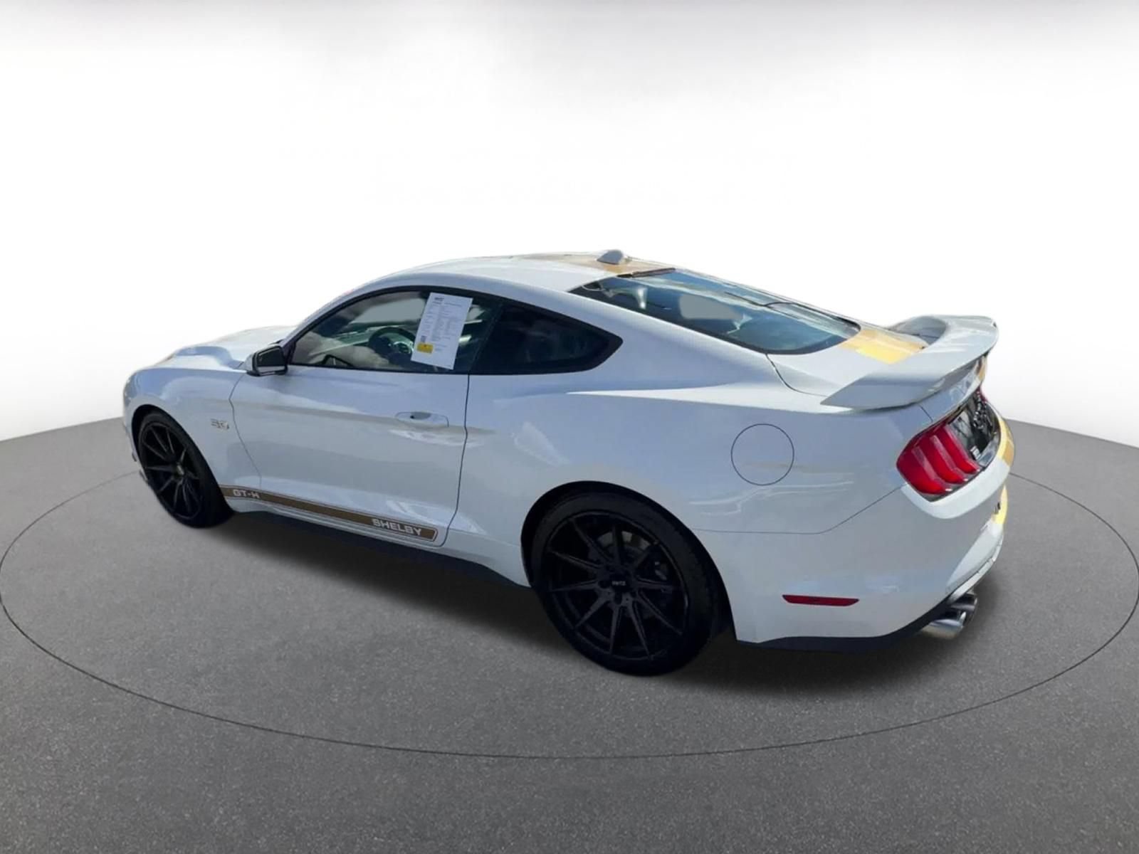 Used 2022 Ford Mustang GT Premium w/ GT Performance Package RWD image 9