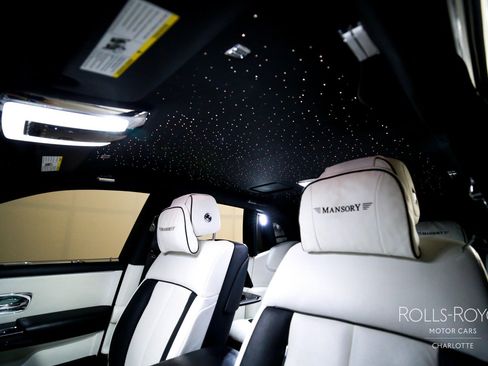 Used 2018 Rolls-Royce Phantom Sedan RWD image 12
