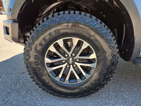 Used 2019 Ford F150 Raptor w/ Equipment Group 802A Luxury AWD/4WD image 7