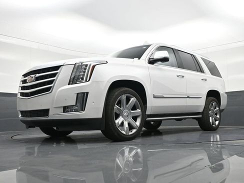 Used 2019 Cadillac Escalade Luxury image 23