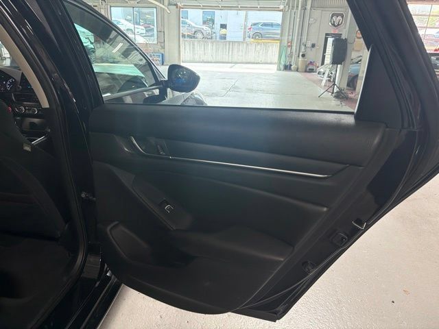 Used 2019 Honda Accord LX image 15