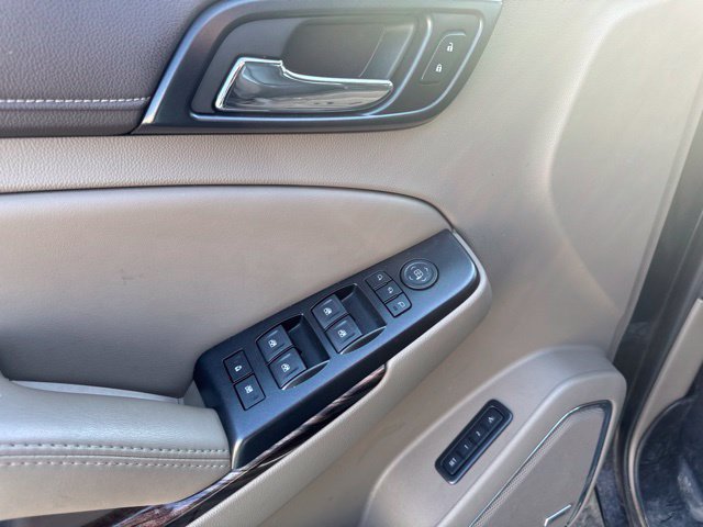 Used 2017 GMC Yukon SLT AWD/4WD image 16