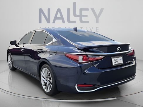 Used 2023 Lexus ES 300h Ultra Luxury w/ Accessory Package (Z2) FWD image 3
