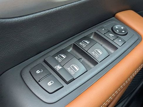 New 2026 Chrysler Pacifica Pinnacle w/ Trailer Tow Group image 22