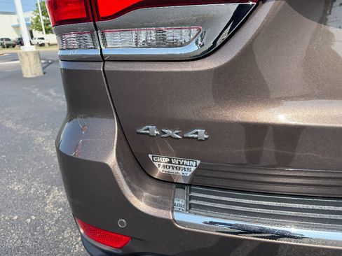Used 2020 Jeep Grand Cherokee Limited AWD/4WD image 10