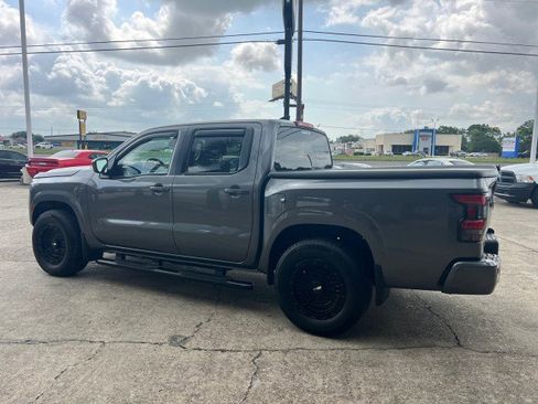 Used 2022 Nissan Frontier SV image 11