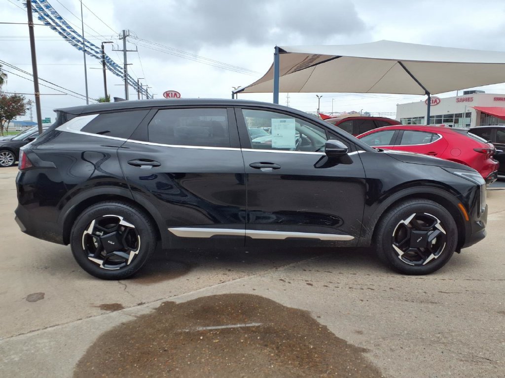 Used 2026 Kia Sportage EX FWD image 9