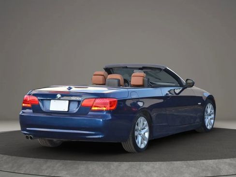 Used 2013 BMW 328i Convertible image 17