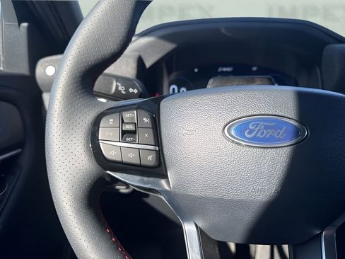 Used 2025 Ford Explorer ST-Line w/ ST-Line Street Pack AWD/4WD image 15