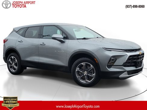 Used 2025 Chevrolet Blazer LT image 1